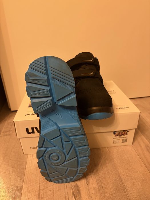 Uvex 2 xenova marimea 42 NOI