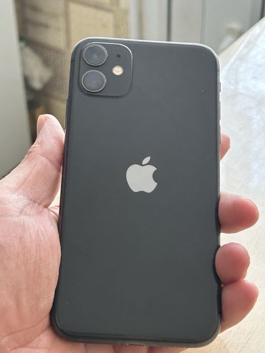 продаю айфон 11 память 64
