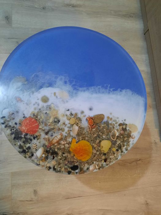 Атрактивна масичка за кафе с епоксидна смола