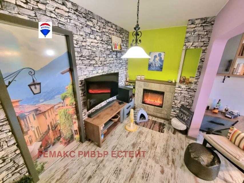 Продава се Тристаен апартамент в Русе, Възраждане - 97 кв.м за 2042 €/кв.м - Снимка #1