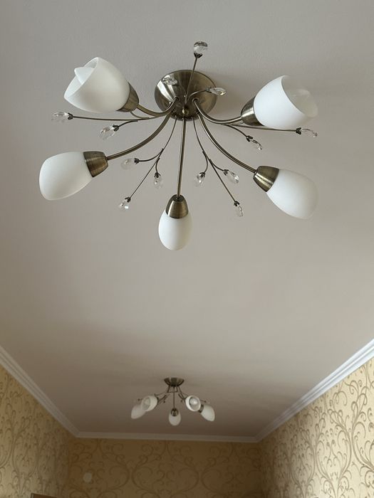 Продам люстры 3шт