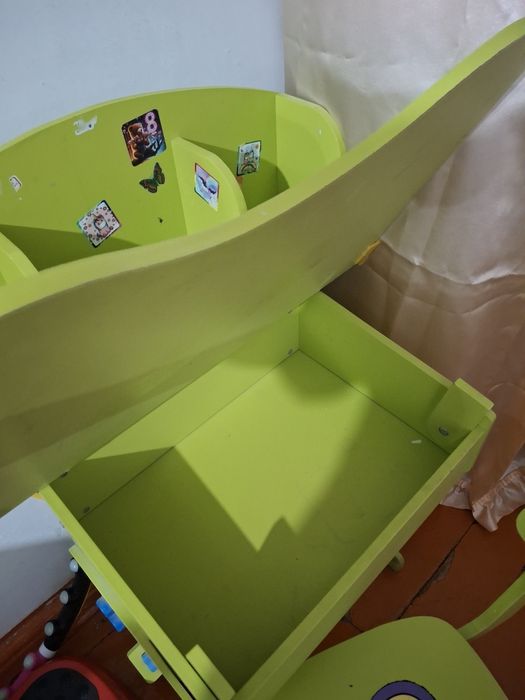 Продам детский столик