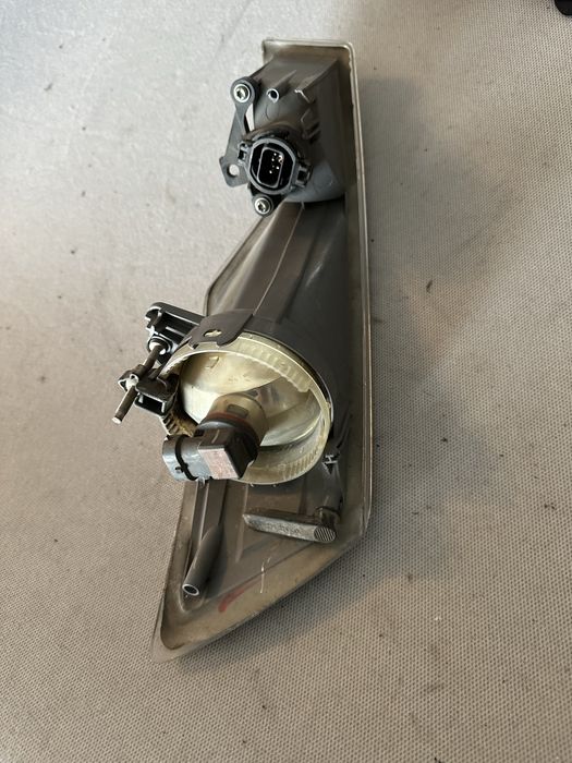 Proiector dreapta citroen c5.cod:271562-00.