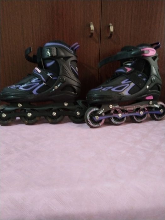Продам роликовые коньки.