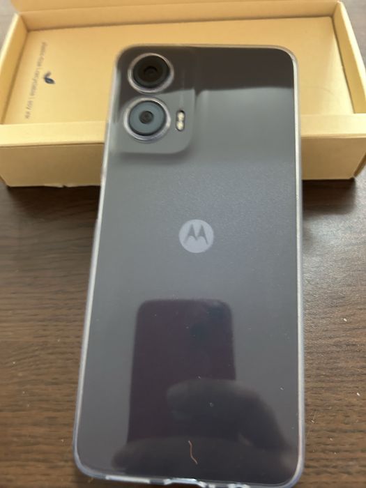 Продавам чисто нов телефон Моторола