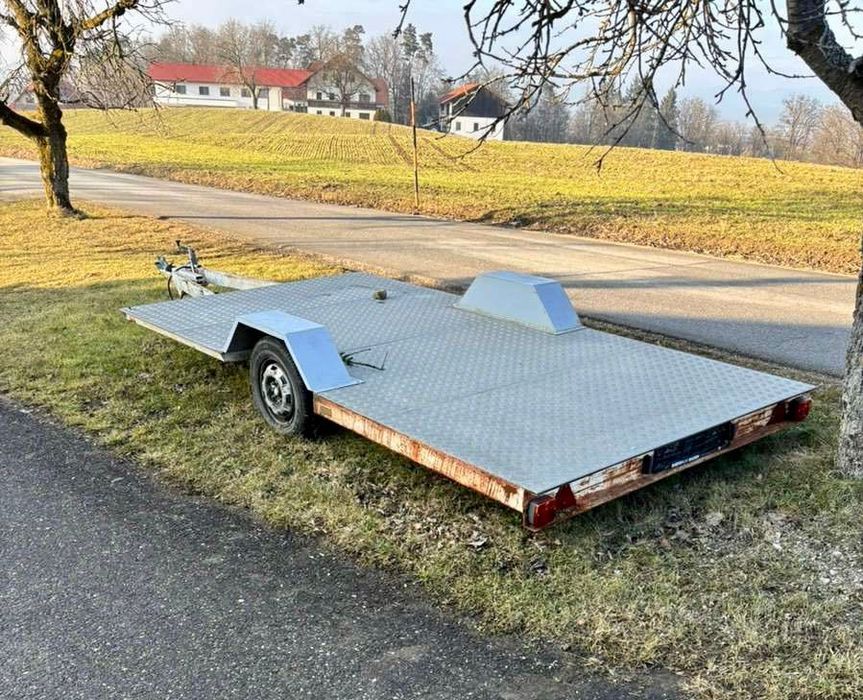 Platforma  pe o axsa