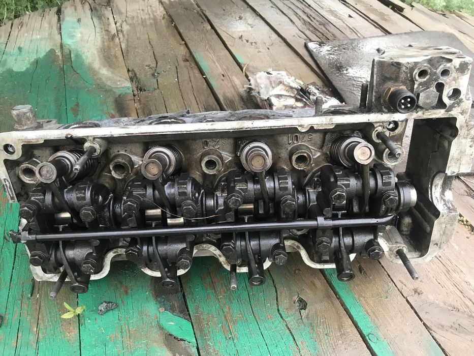 Продам головку на Мерседес 102 мотор 2.0