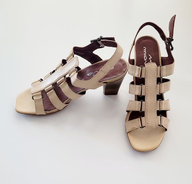 Sandale piele beige marime 39