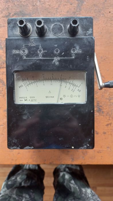 Продам мегаометр.