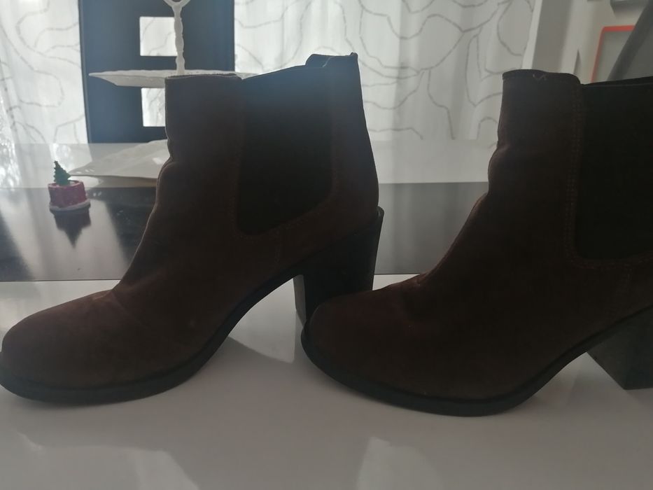 Боти кафяви запазени