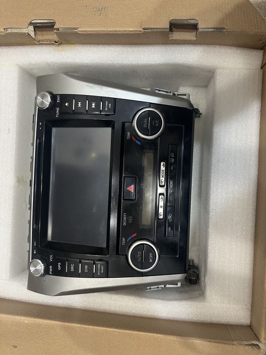 Продам головное устройство и блок климата от Toyata Camry 50 европеец