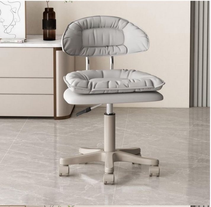 Стул для салона красоты или офиса