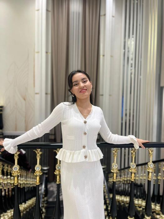 Элегантное белое платье