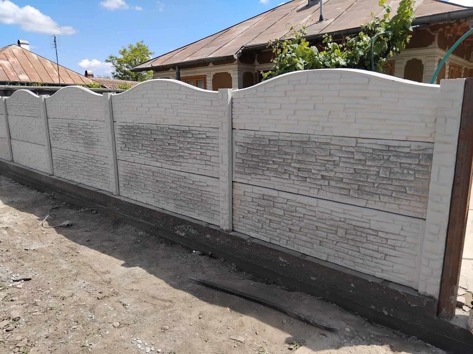 Garduri placi beton