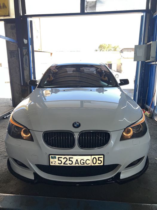 Лобовое стекло БМВ