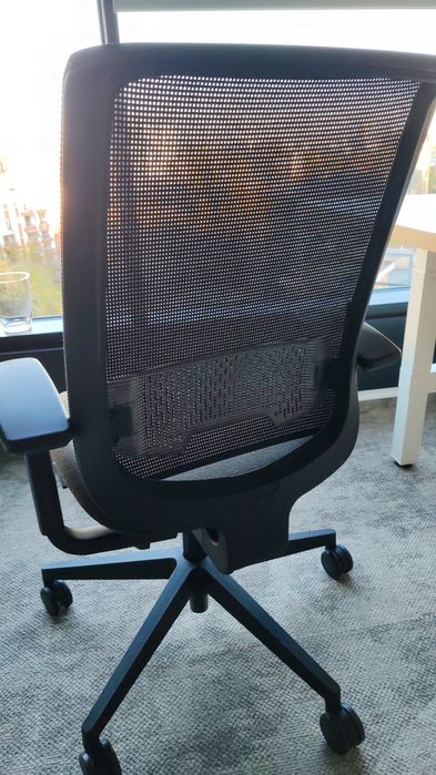 Think - Scaun birou. Made în france Steelcase. 300 euro /buc set de 16