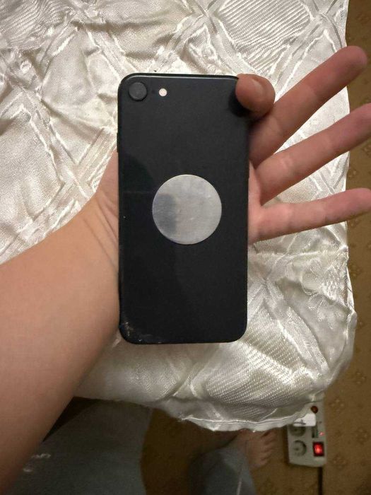 iPhone SE 2 (2020-yil) 64