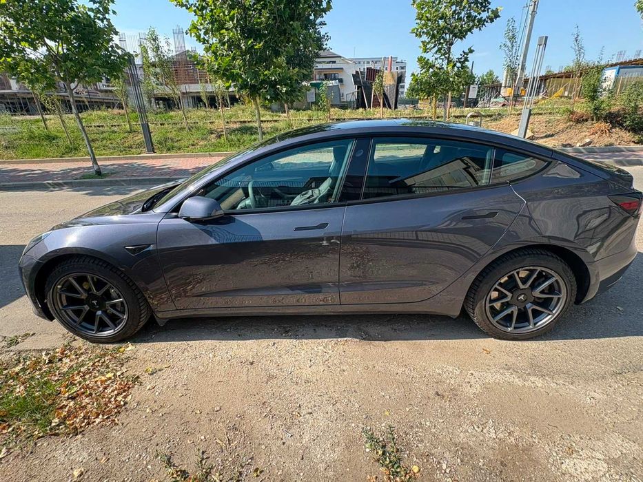 Tesla Model 3 SR LFP, POMPA CALDURA, Inmatriculata, fara schimburi