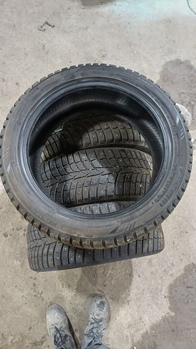 Продам шины зимние