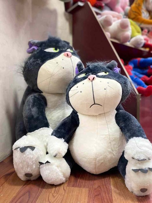 Мягкая плюшевая игрушка кот Люцифер. Недовольные кот