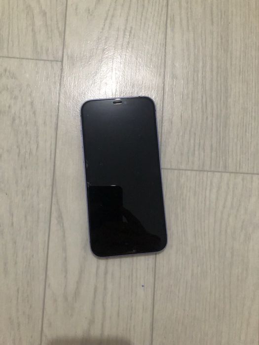 Продам Iphone 12