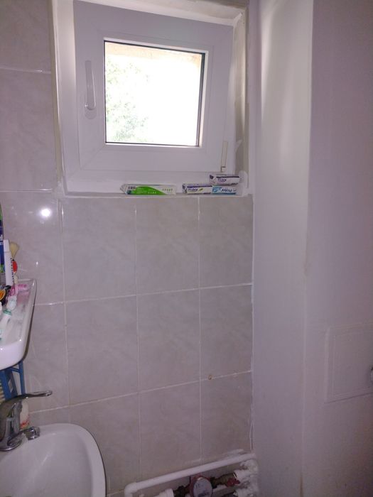 Vand garsonieră zona Titan