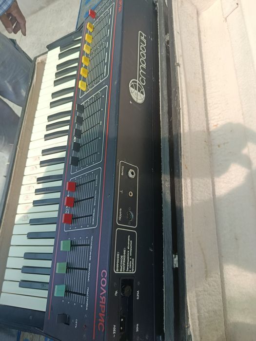 Продаётся электрическое пианино