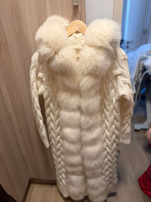 Palton lung din lână și blană