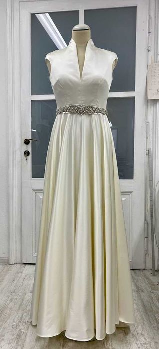 Vand rochie de mireasa