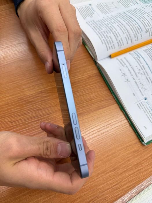 Iphone 14 на 128 гб 85% акум