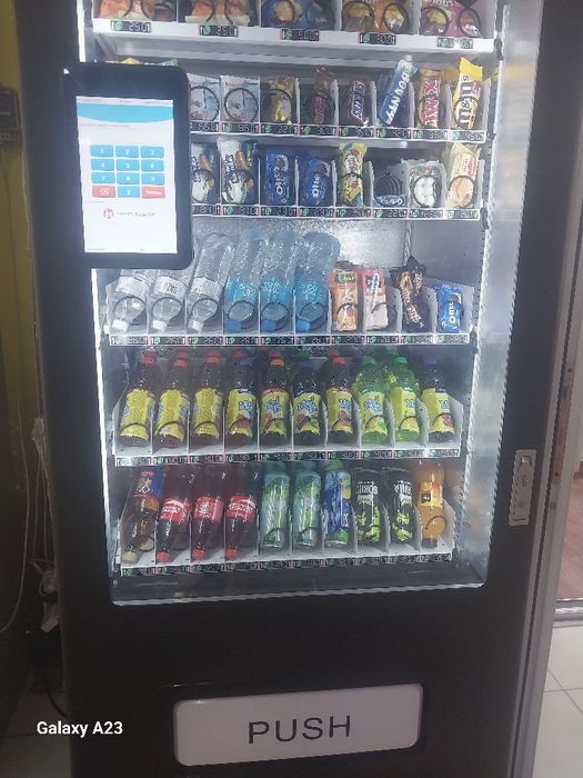 Снековый аппарат торговый.                   Вендинговый аппарат