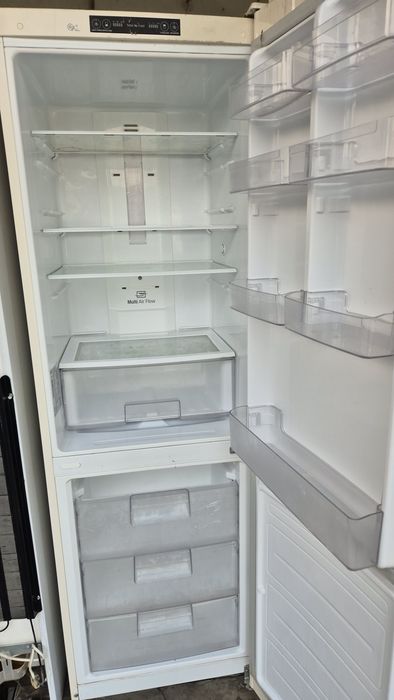 Продам холодильник LG NoFrost