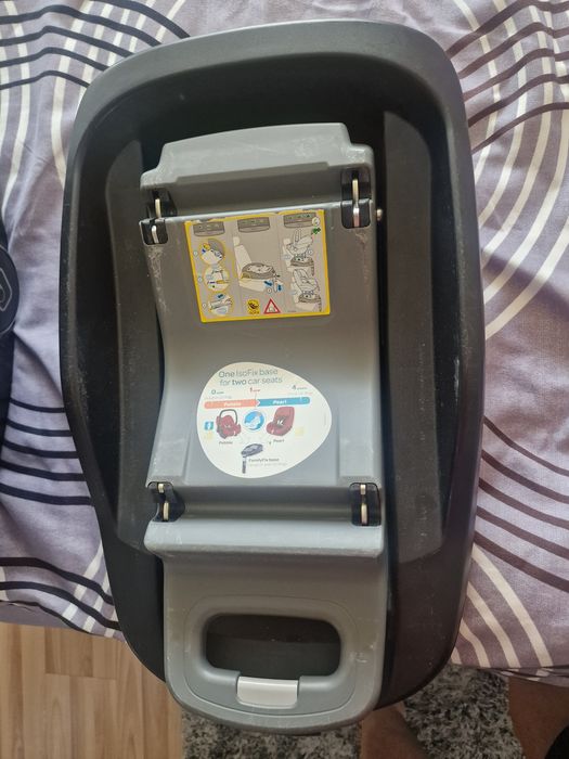 Maxi cosi детско столче + основа,пълен комплект,isofix