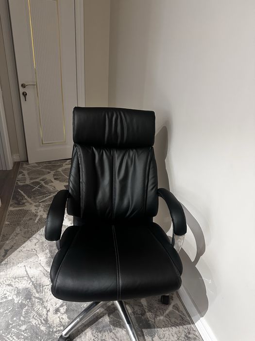 Офисное кресло, в отличном состоянии