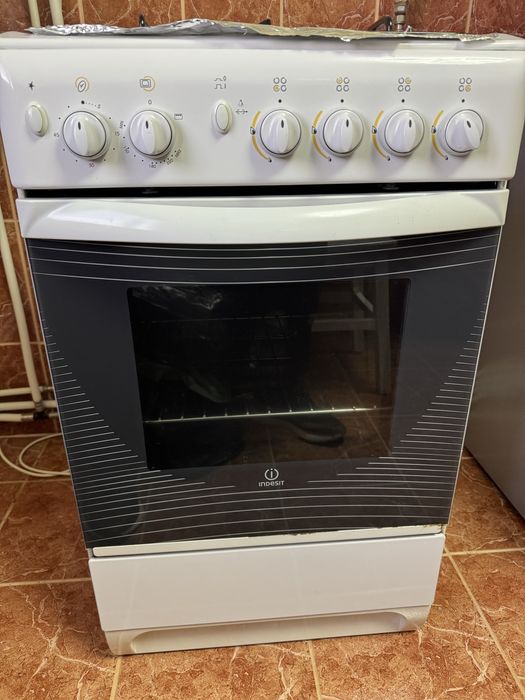 Aragaz Indesit stare foarte buna