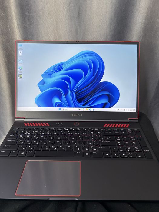 Продам игровой ноутбук YEPO FT8