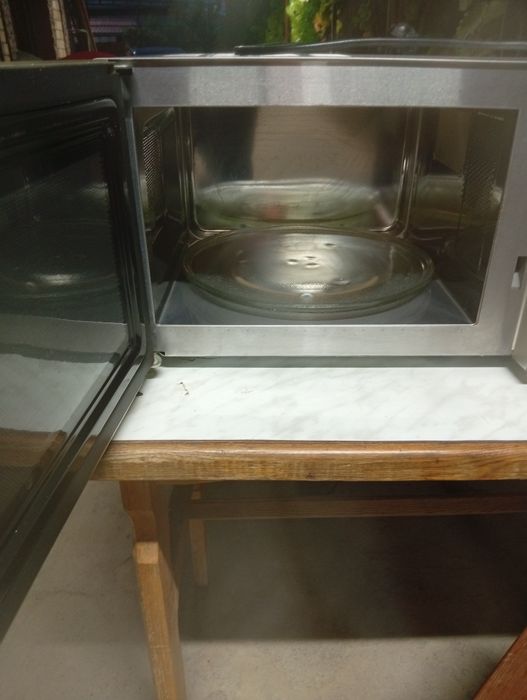 Продается микроволновая печь