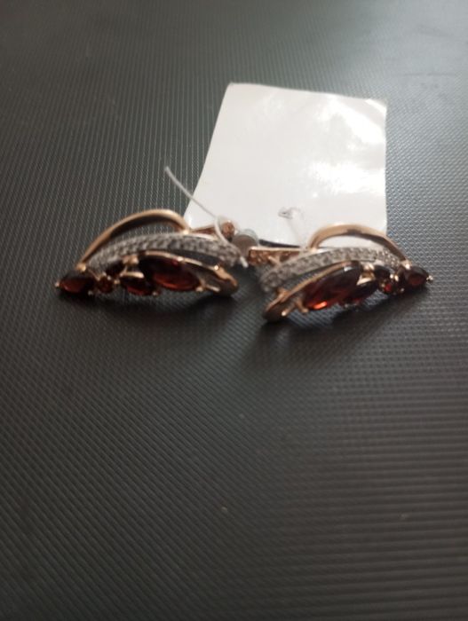 Продам серёжки..