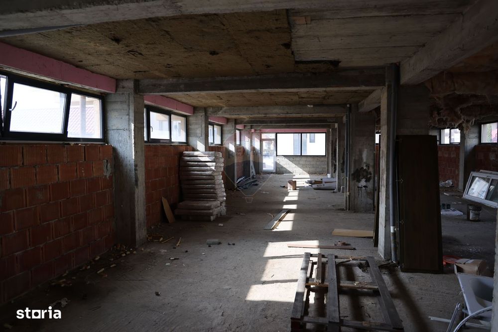 Spațiu comercial de 317mp de vânzare