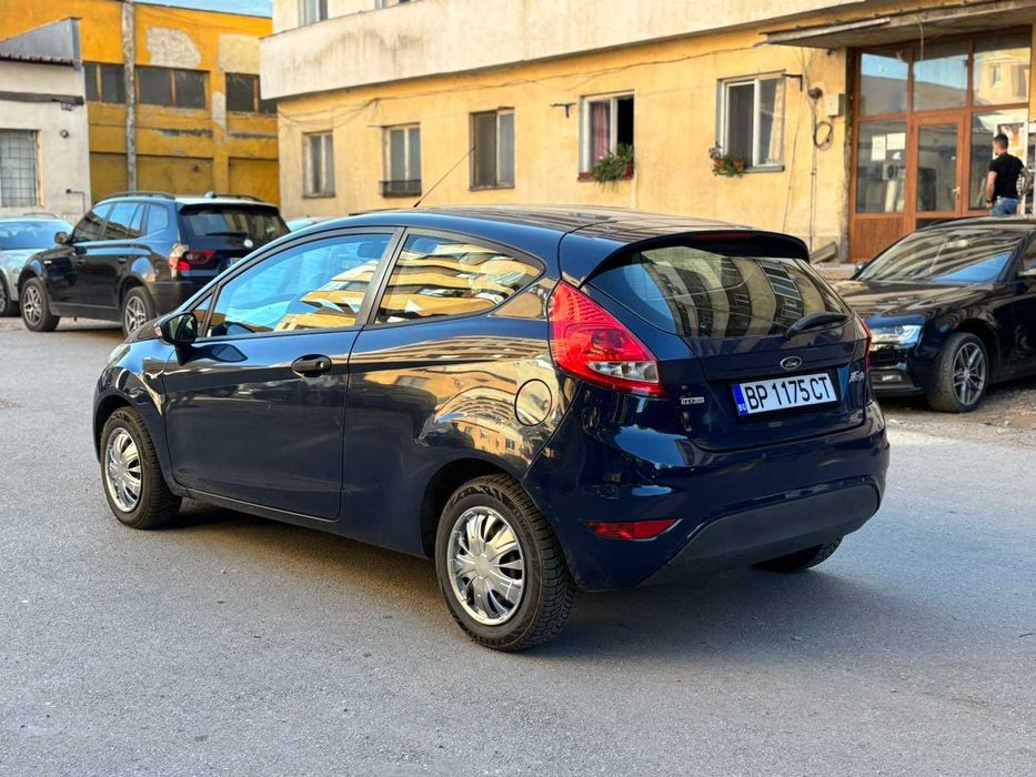 Автомобил Ford Fiesta