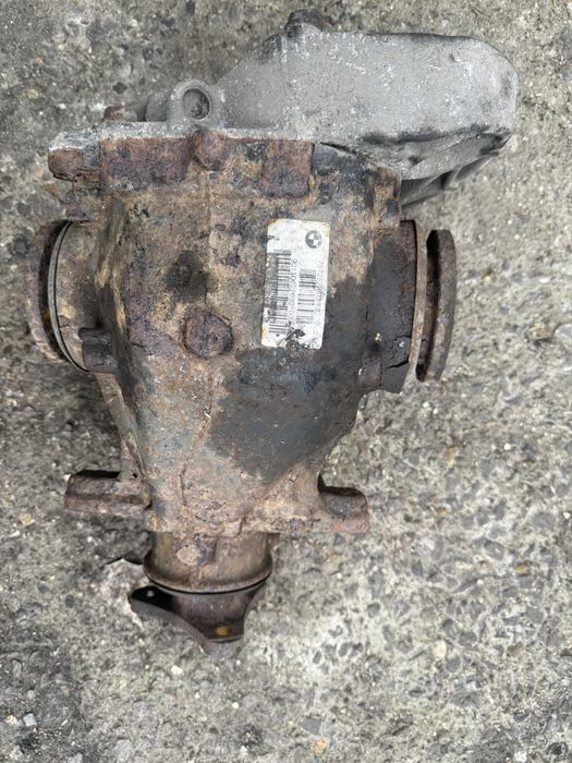 Диференциал от БМВ 330Д автомат задно предаване 2.81/BMW E90 E91 330D