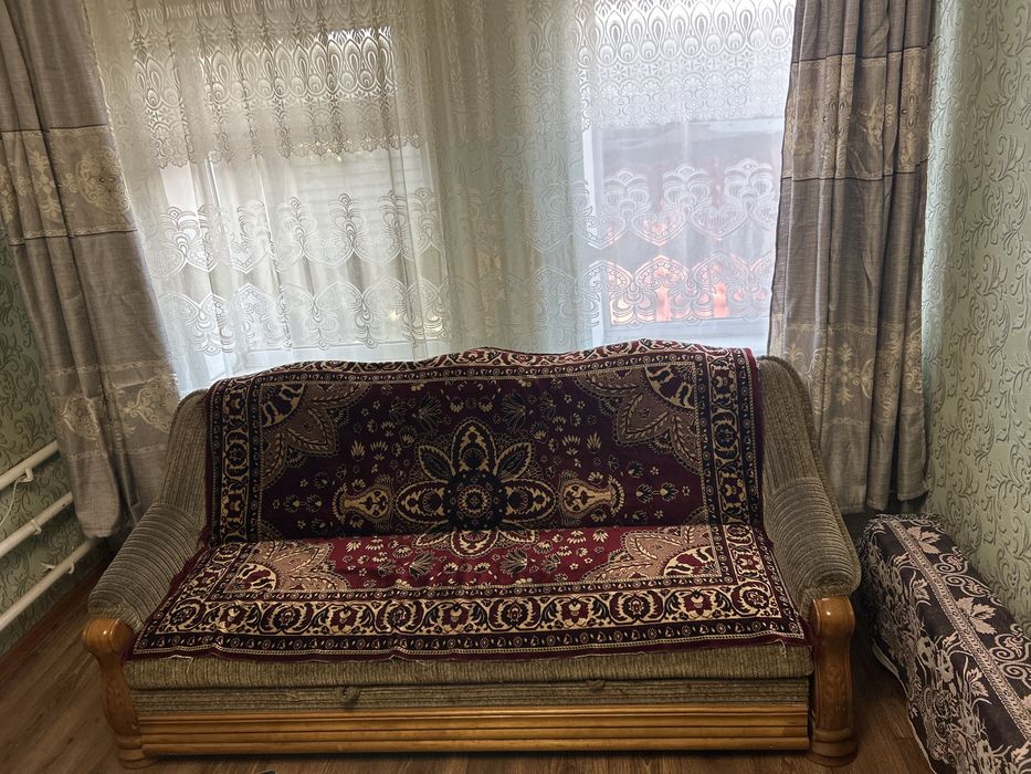 Диван и два кресла