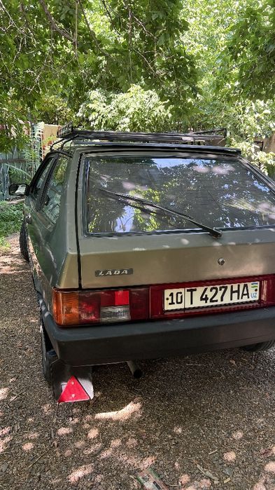 Автомашина 21083