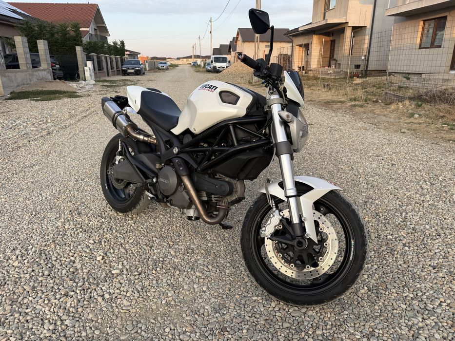 Ducati 696 Monster