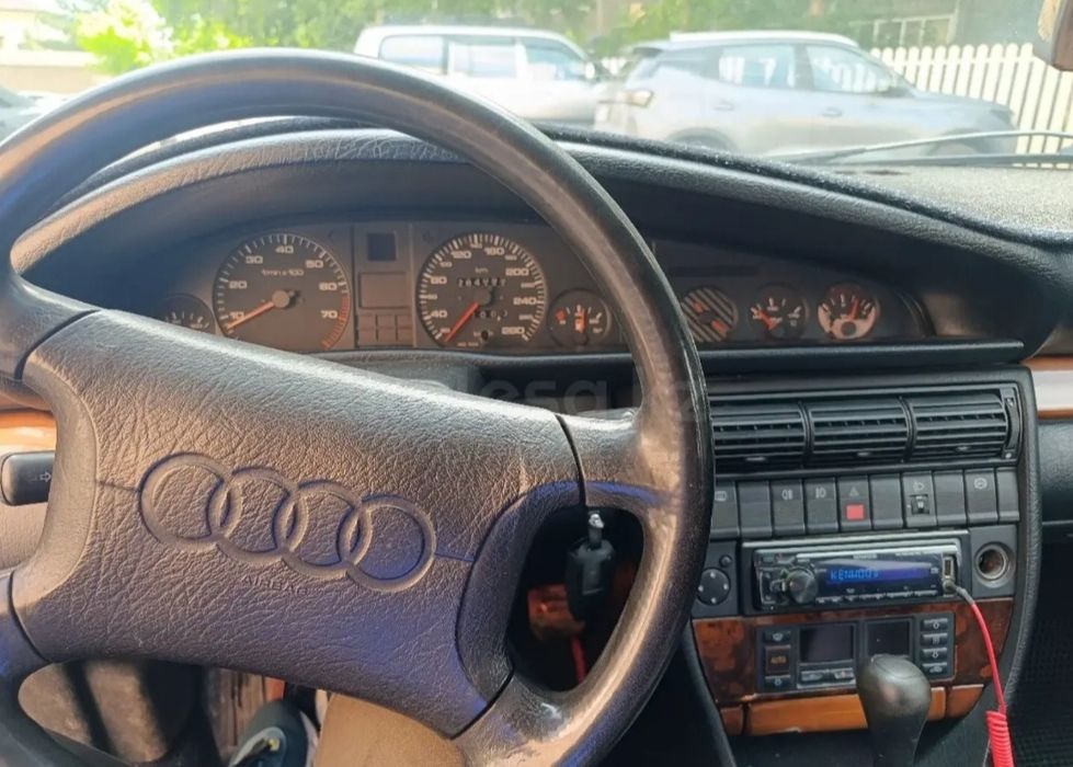 Продам машину Ауди 100
