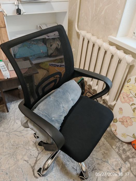 Продаётся кресло качалка для дома или офиса