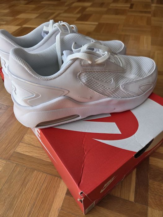 Продавам Nike air max bolt размер  38.5
