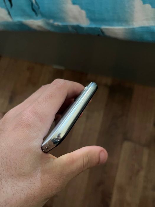Iphone x 100/64.