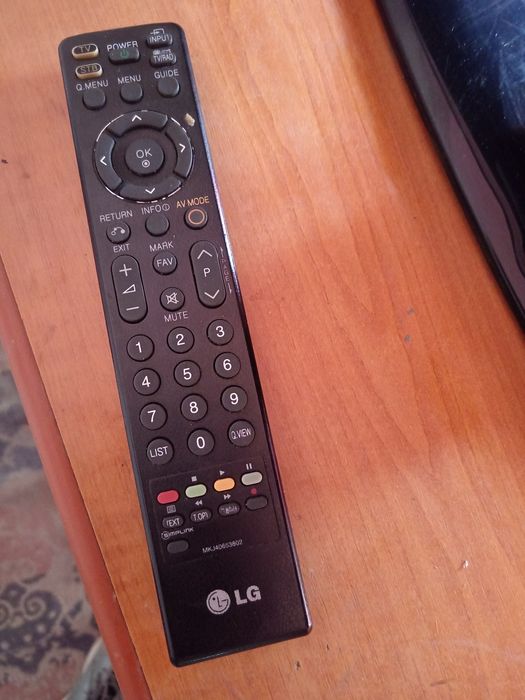 Vând tv marca L G diagonala 82 cm