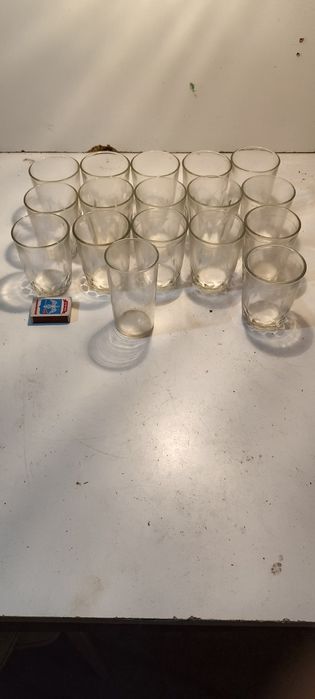 Продам 200 граммовые стаканы.